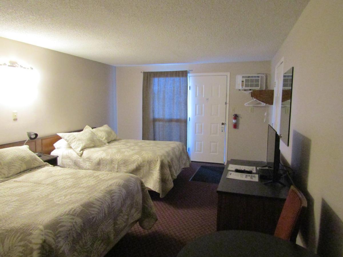 Airways Motel Cold Lake Esterno foto