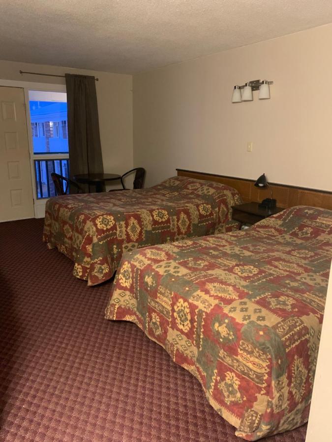 Airways Motel Cold Lake Esterno foto